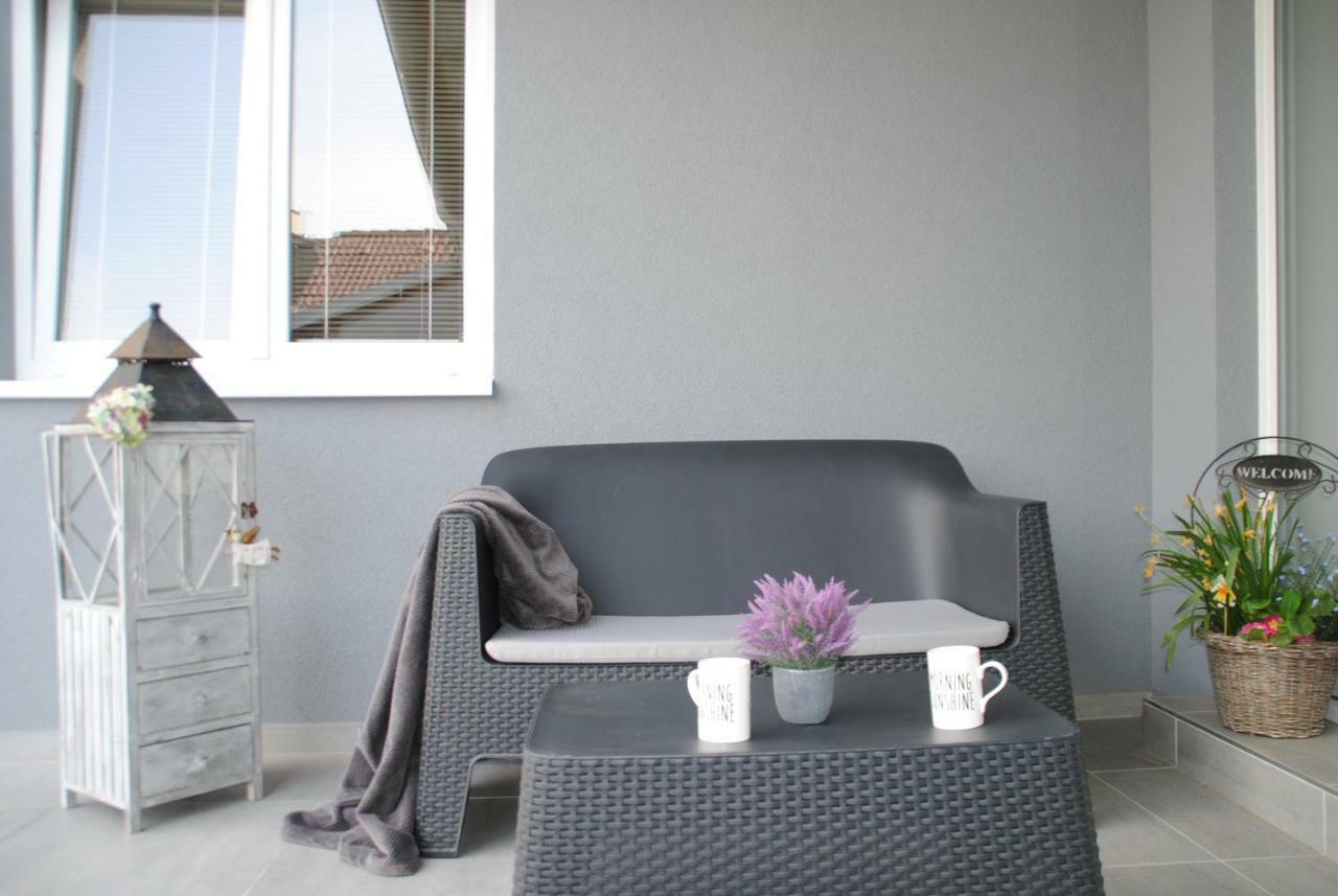 Apartman U Lesa Apartment Ratiskovice Exterior foto